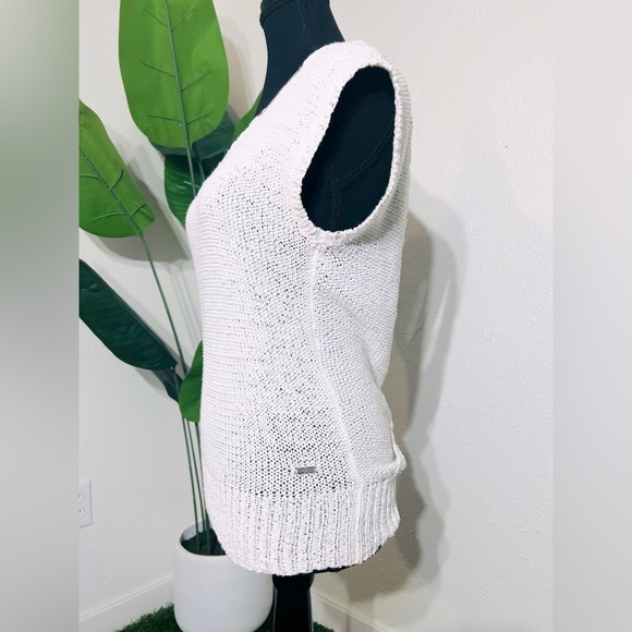 Guess open back knit shirt. Size xs - Picture 2 of 5